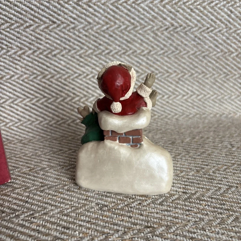 Vintage 1990 Hallmark Tender Touches SANTA IN CHIMNEY Mouse Figurine